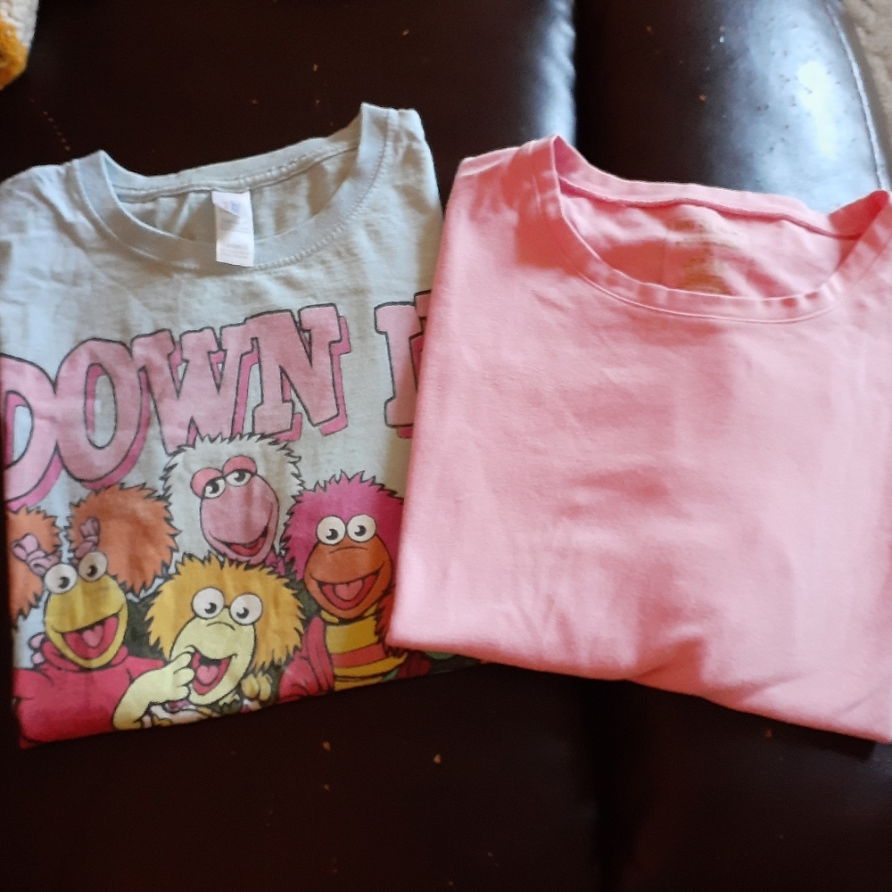 2 small ladies tees